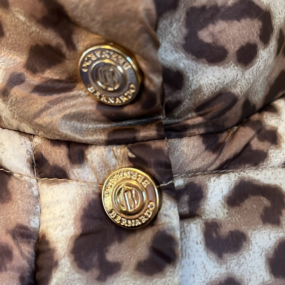 Bernardo Packable Puffer Brown & Cream Leopard Print Jacket lightweight Size  M - Picture 9 of 16